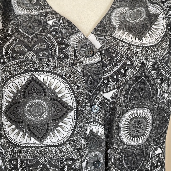 😀 Free w/ Purchase Banana Republic Sleeveless Button Down Blouse Size Small - Picture 3 of 9